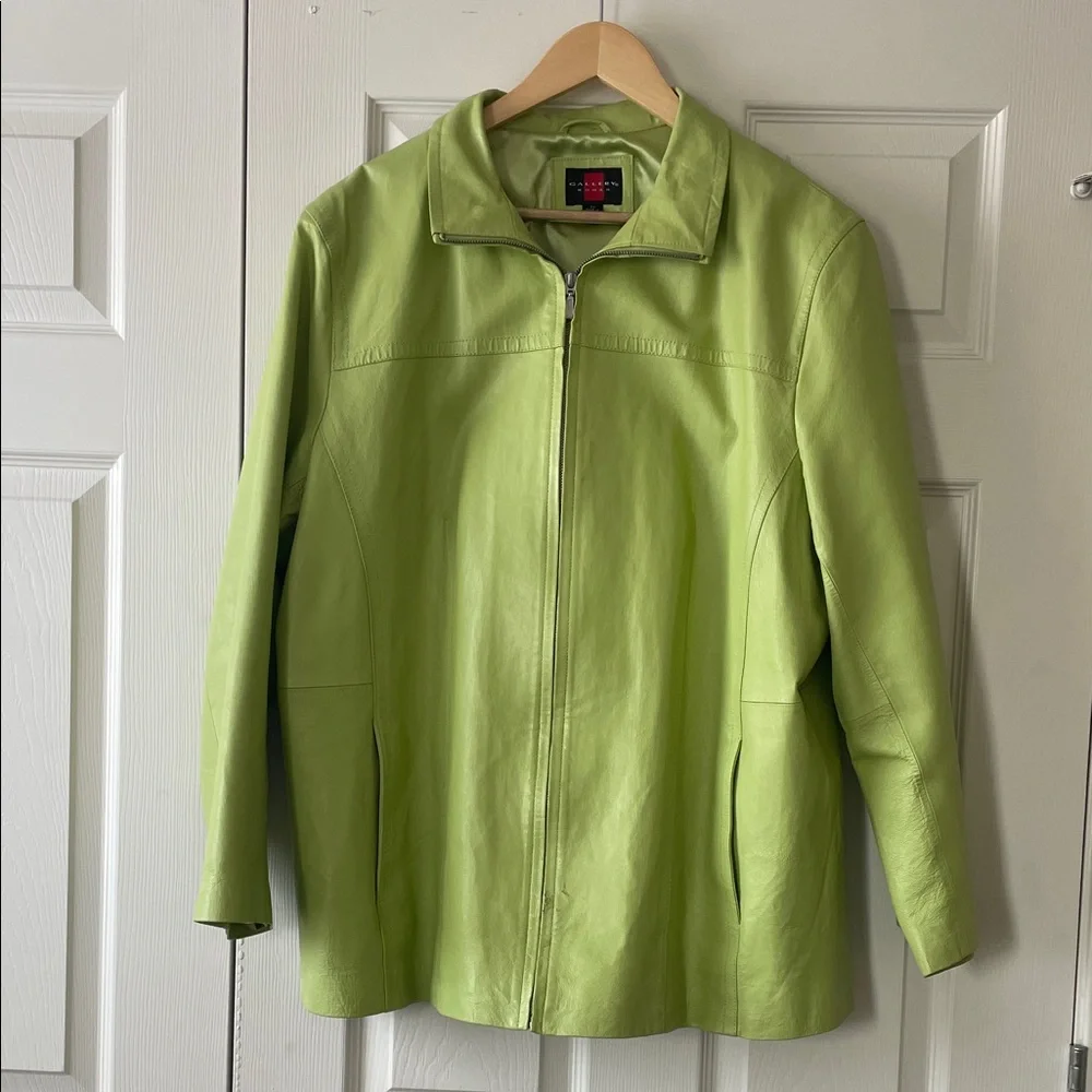 Gallery women’s Light Green Leather Jacket - Picture 4 of 5